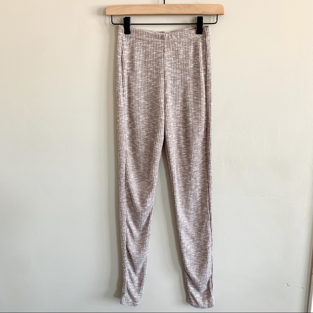 Pretty little thing • ribbed stretchy leggings 2
